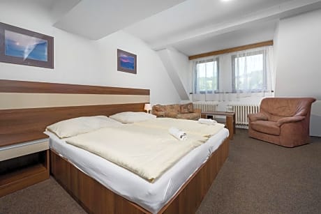 Quadruple Room with Bathroom