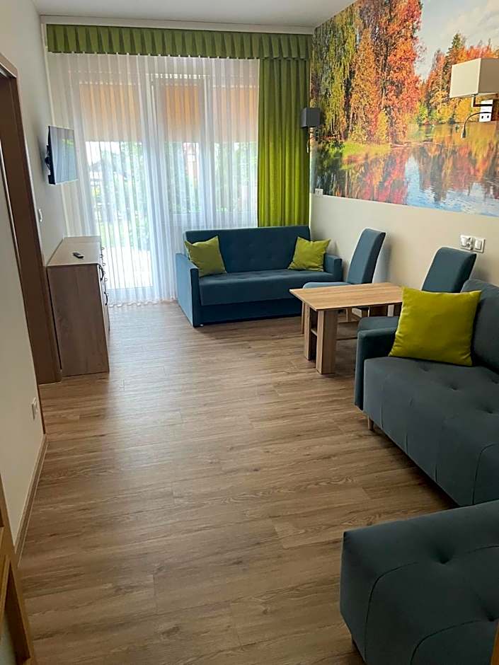 Hotel Zielony & OW Borowik & Pensjonat Manhattan - Centrum Rekreacji i Wypoczynku GASTROTUR