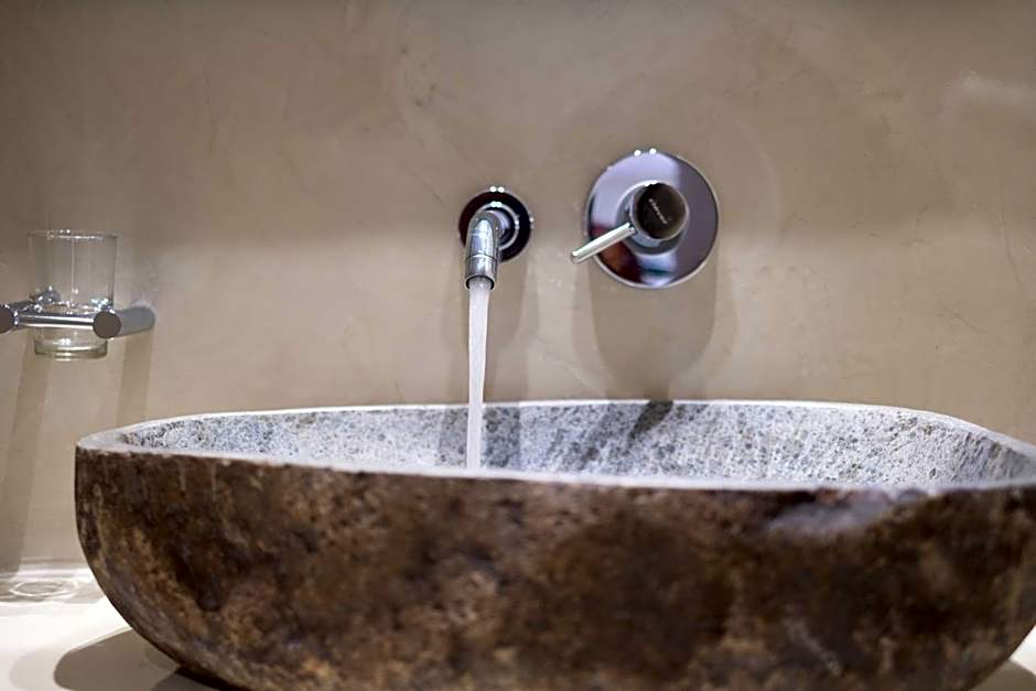 Cyclops Beach Apartments