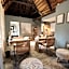 Tshukudu Game Lodge