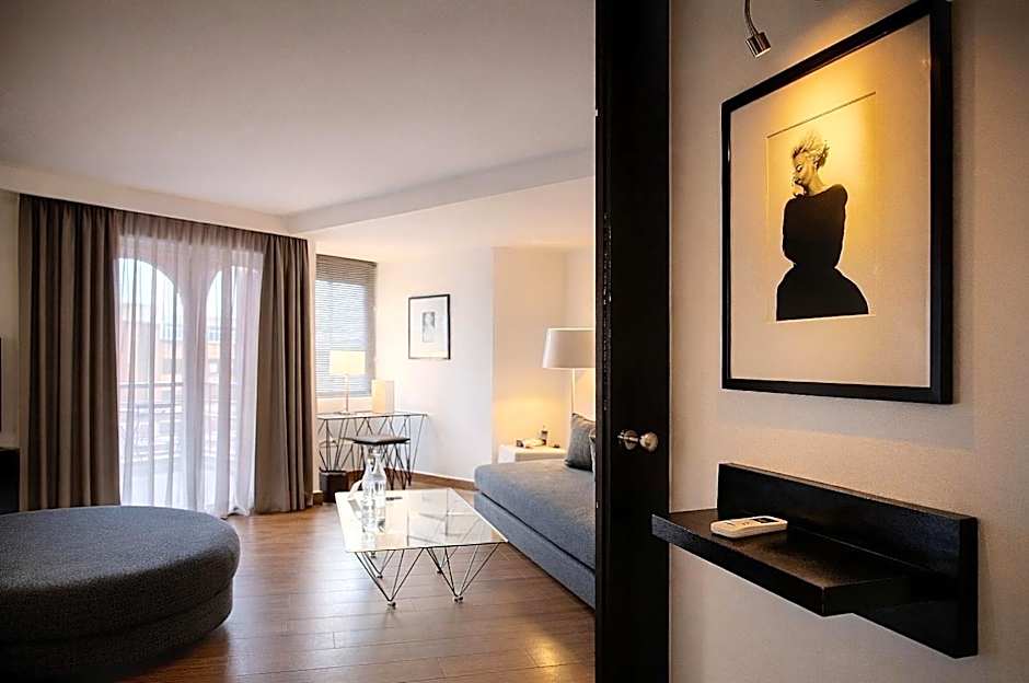 Bab Hotel