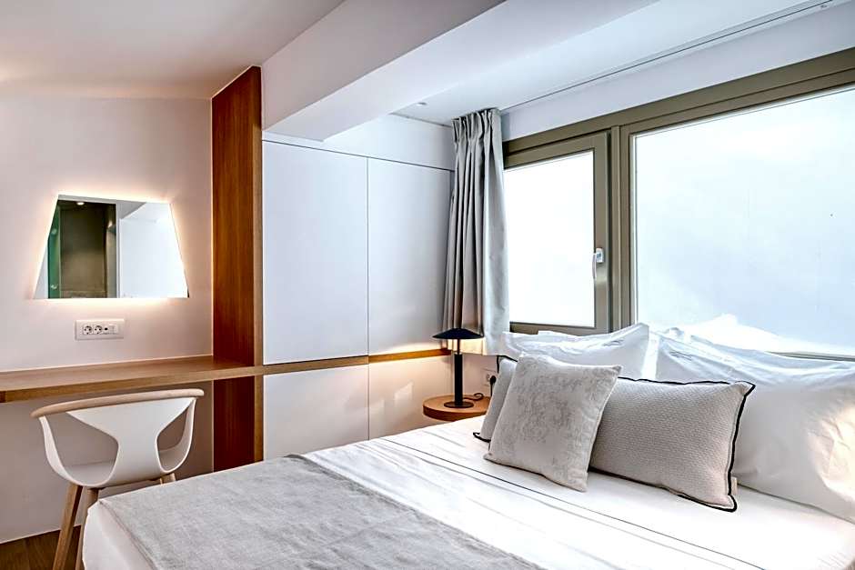 Panormos Bay Suites Luxury Resort