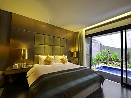Suite with Private Pool