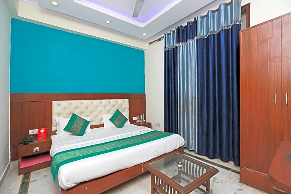 Collection O Vinayak