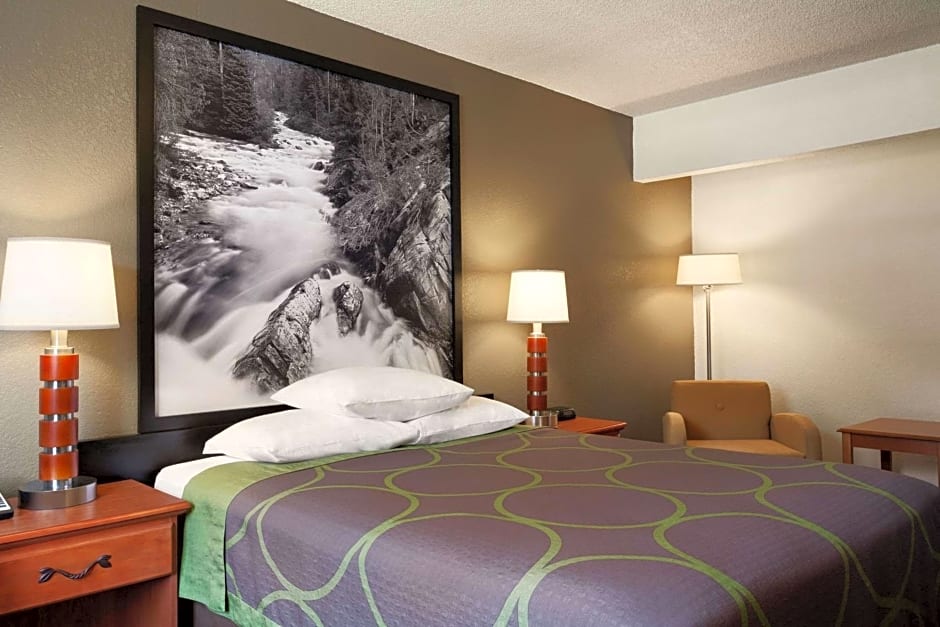 Super 8 by Wyndham Colorado Springs/Afa Area