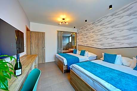 Quadruple Suite with Spa Bath