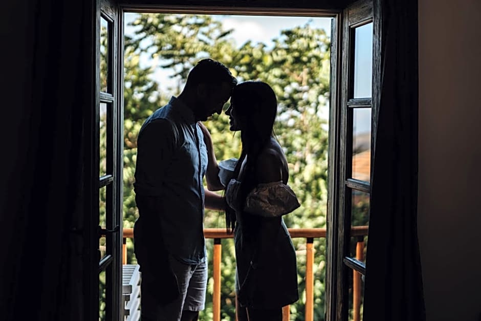 Oinou Strata - Adults Only