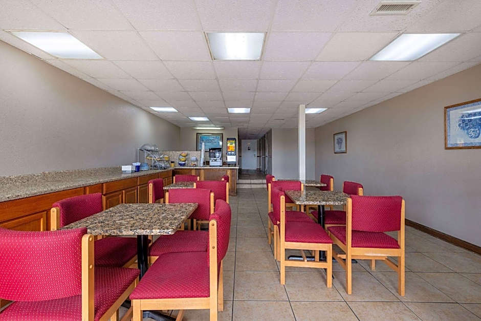 Days Inn by Wyndham Lincolnton