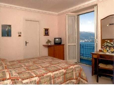 Double or Twin Room with Balcony and Lake View