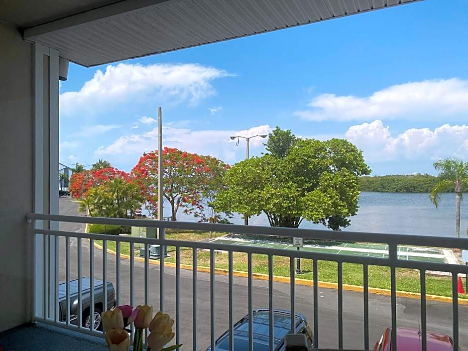 Perfect getaway with pool, hot tub and world class views