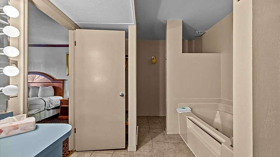 Red Arrow Inn & Suites, a Travelodge by Wyndham