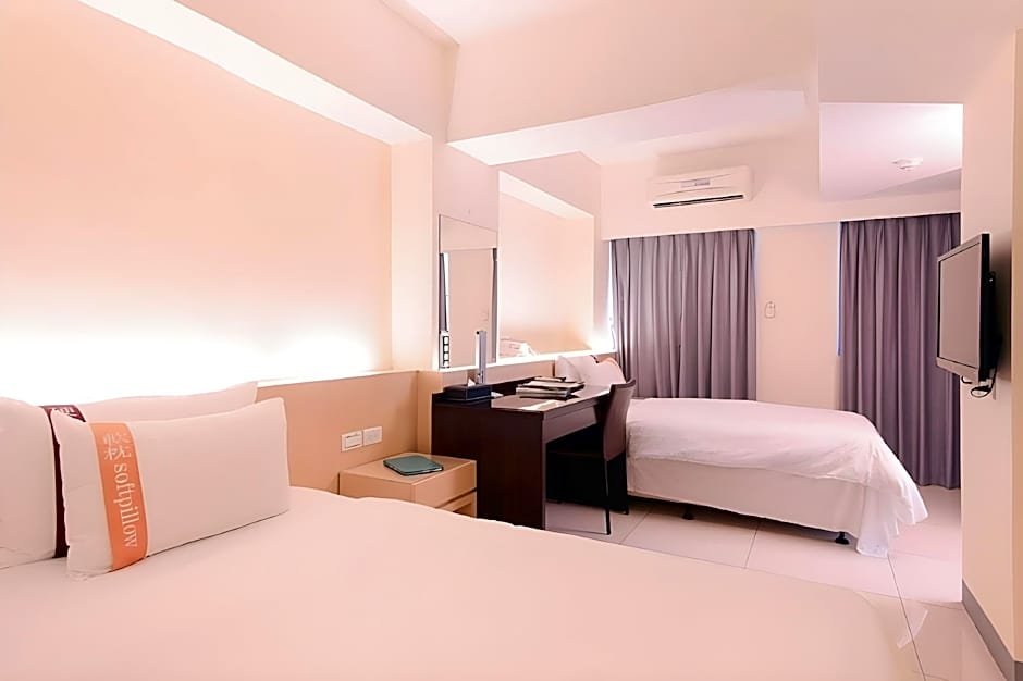 Kiwi Express Hotel - Kaohsiung Station