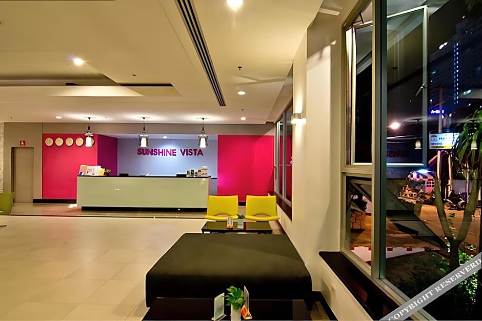 Sunshine Vista Hotel