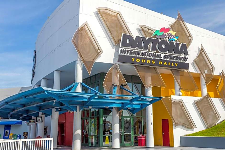 Super 8 by Wyndham Daytona Beach