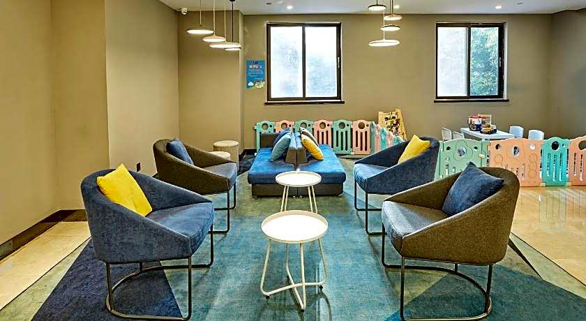 Holiday Inn Express Nanjing Xuanwu Lake By IHG