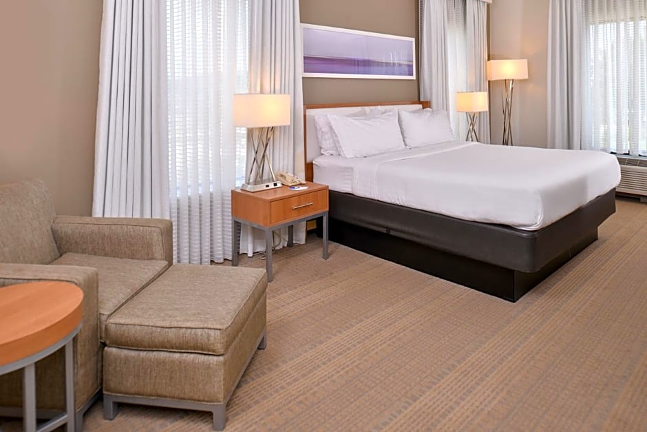 Holiday Inn Express and Suites New Orleans Airport, an IHG Hotel
