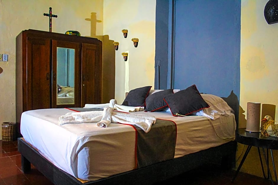 Casa Aluxes Hotel