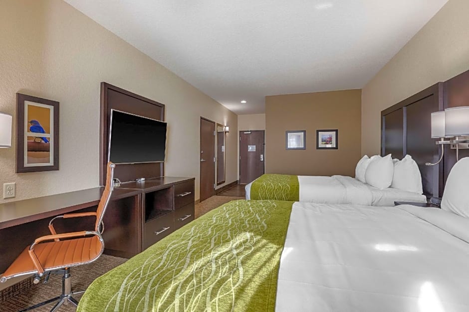 Comfort Inn & Suites Cedar Rapids CID Eastern Iowa Airport