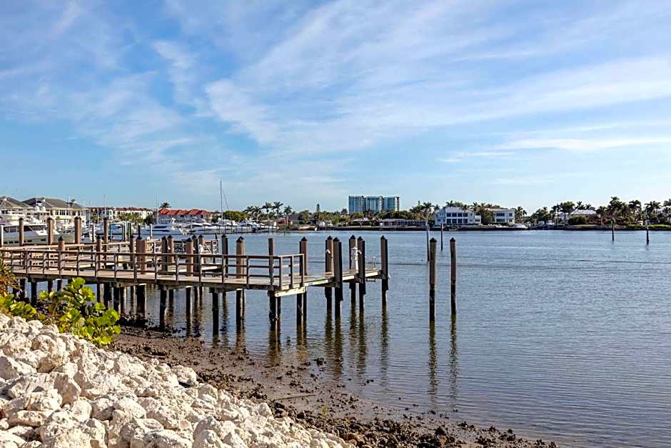 Hilton Vacation Club Charter Club Naples Bay