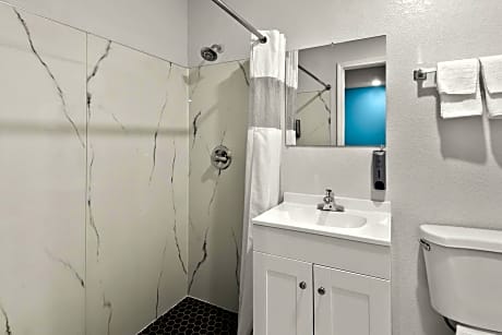 King Room - Non-Smoking