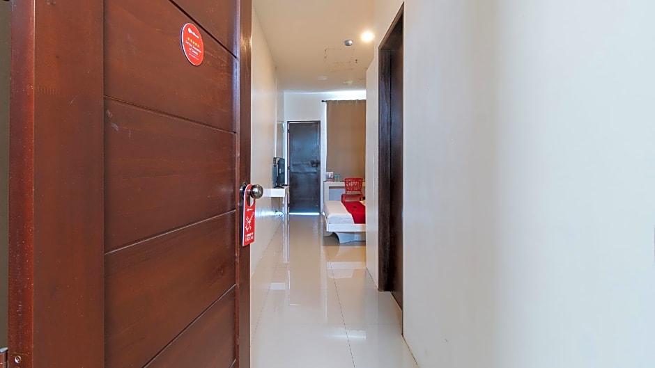 RedDoorz @ Golite Washington