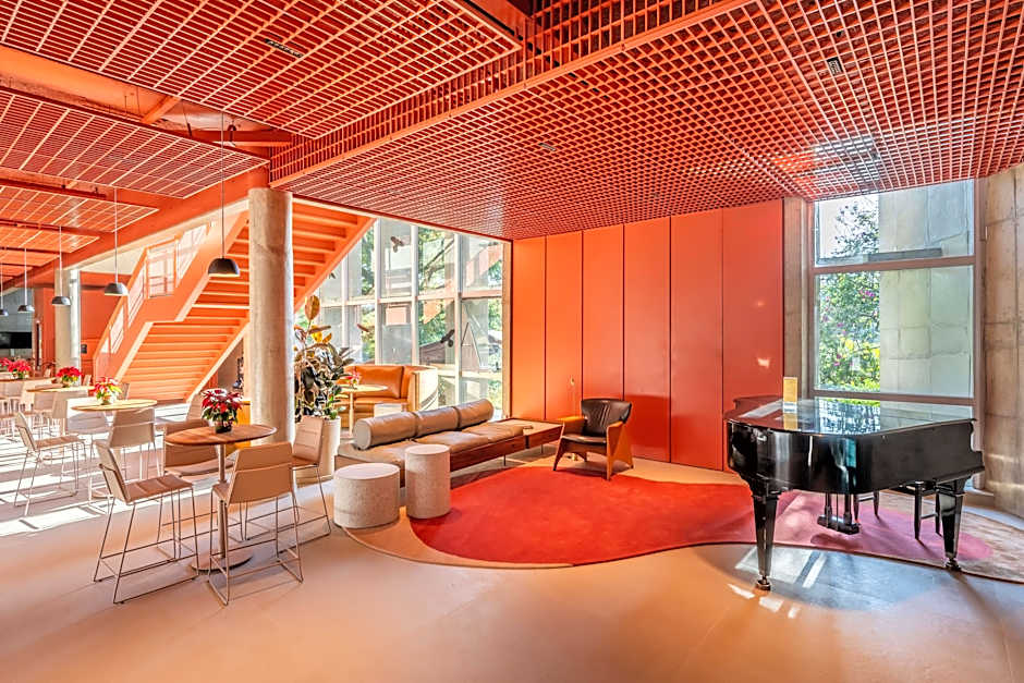 Almenat Embu das Artes Sao Paulo, Tapestry Collect