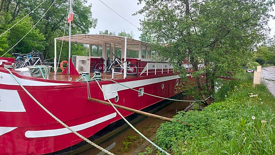 péniche Ino Lefkothea II chambre d'hôtes