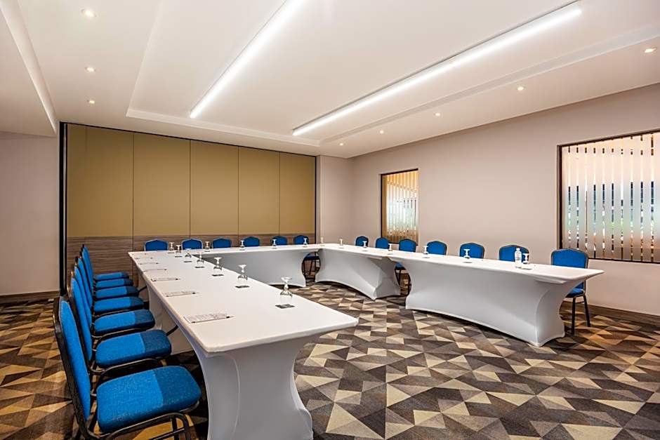 Cosmos 100 Hotel & Centro de Convenciones - Hoteles Cosmos