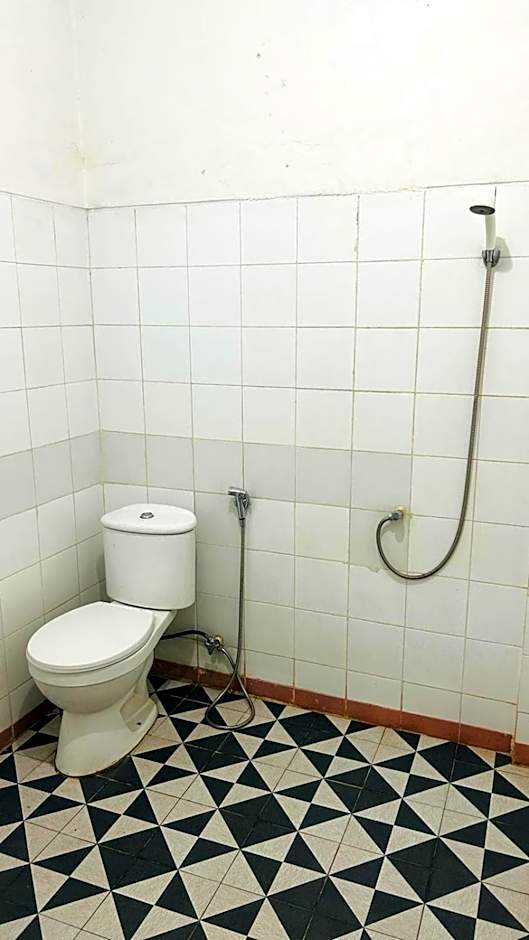 Hotel Huswah Airport