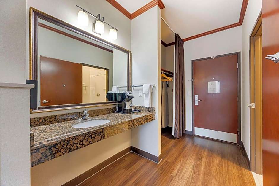 Best Western Plus Northwind Inn & Suites