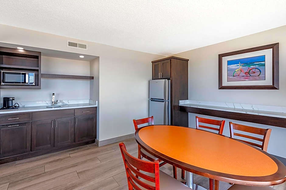 Coastal Hotel & Suites Virginia Beach - Oceanfront