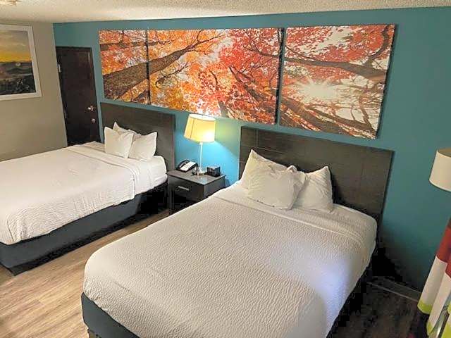 Days Inn by Wyndham Carthage