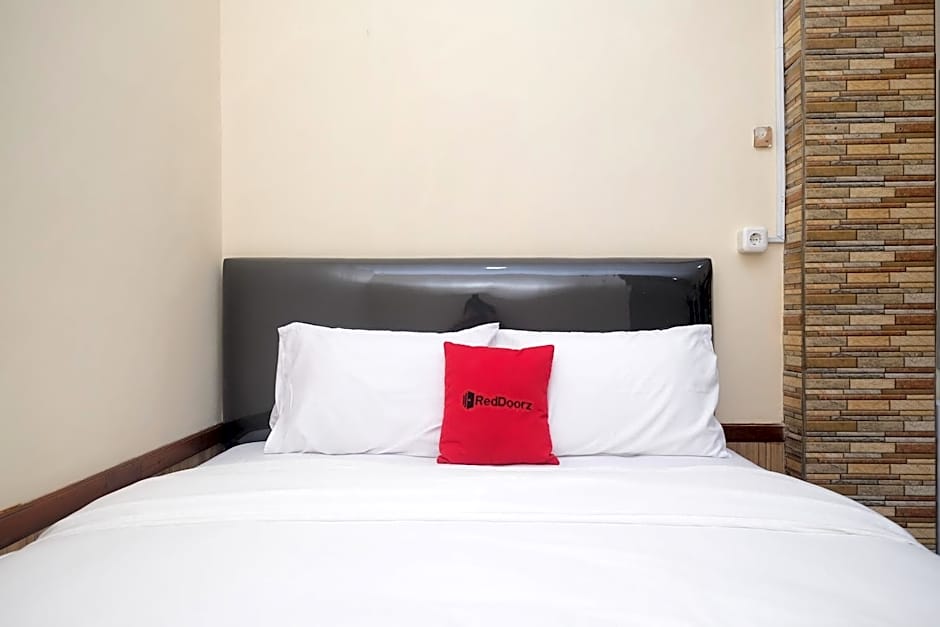 RedDoorz Syariah near Kampus UNSOED Purwokerto