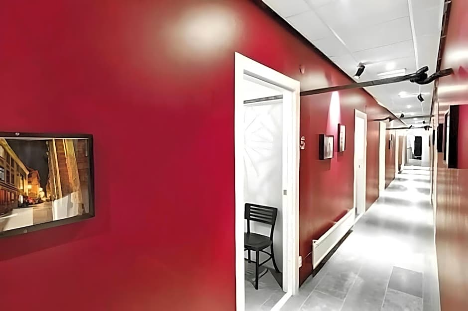 RAMILTON Old Town Hostel