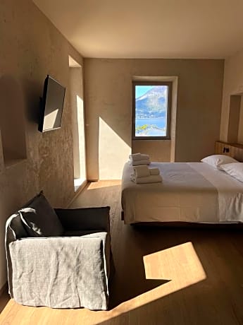Double Room with Lake View - Annex