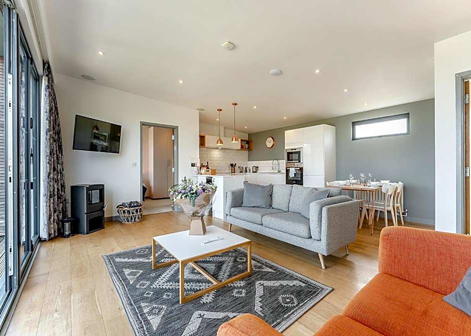 Swanborough Lakes Luxury Lodges