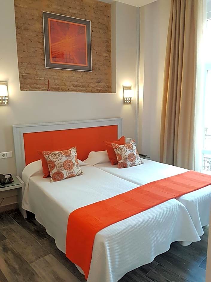 Hotel y Apartamentos Doña Lola