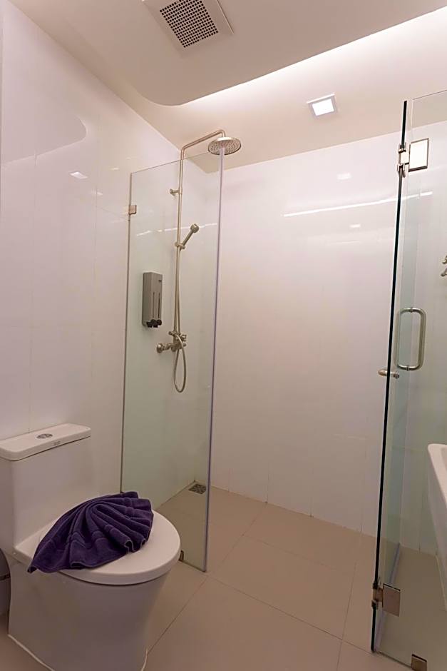 BearPacker Patong Hostel