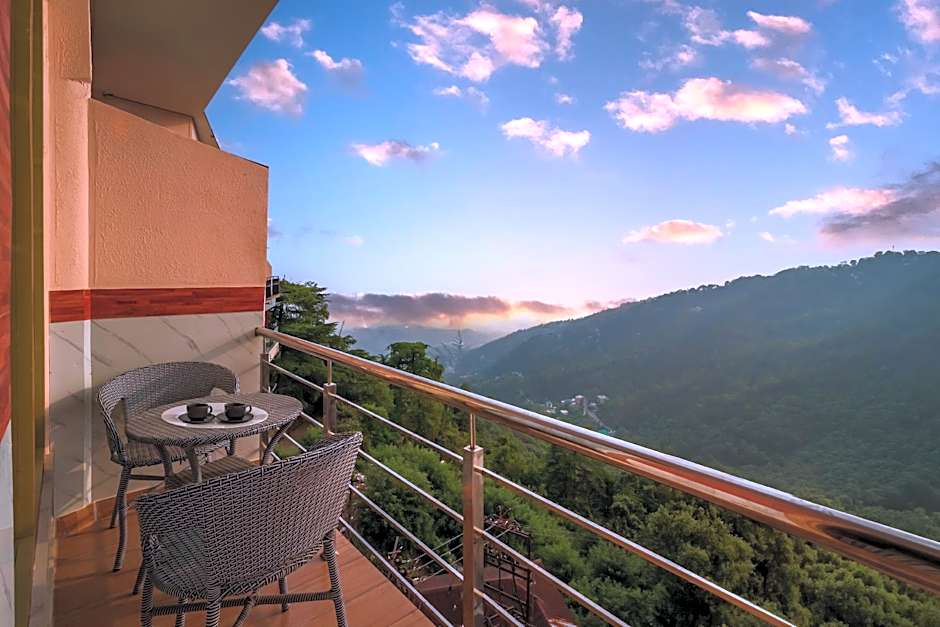 Tripli Hotels M & Resort