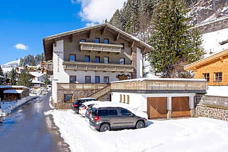 "Gästehaus Parseier" Small Double Room "Mattun"