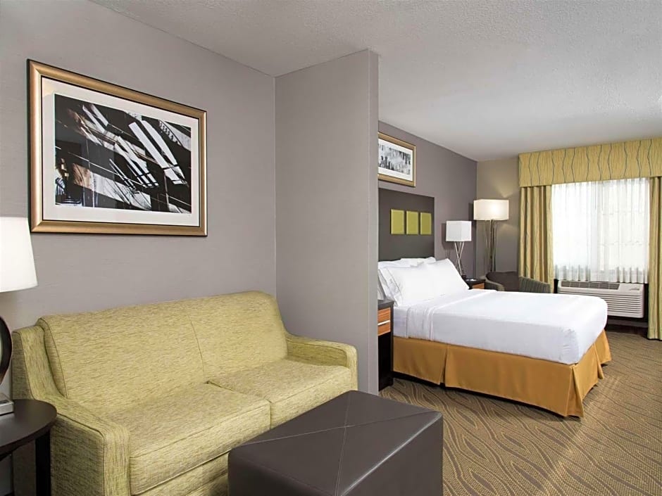 Holiday Inn Express & Suites Danville, an IHG Hotel
