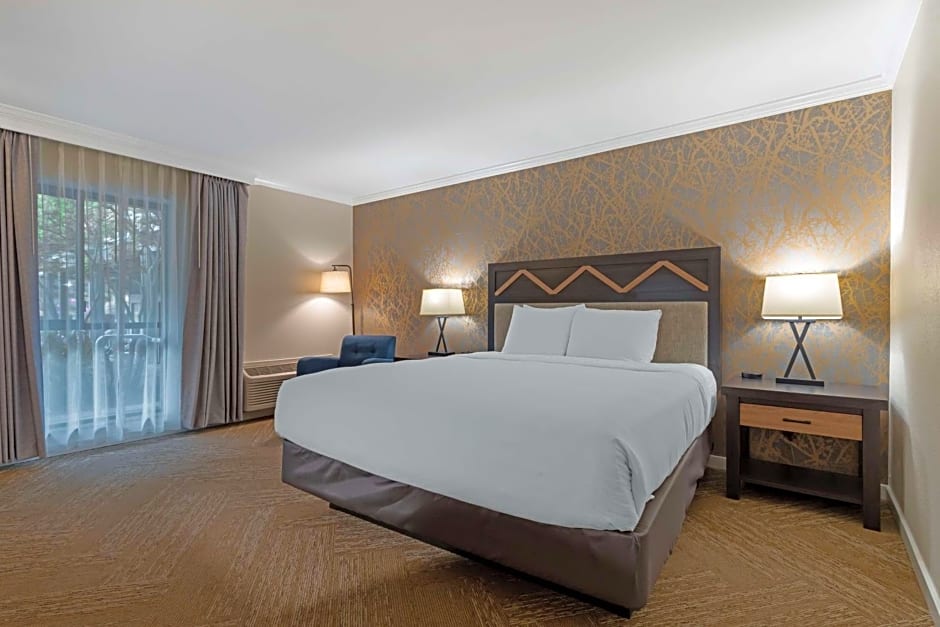 Best Western Plus Inn At The Vines