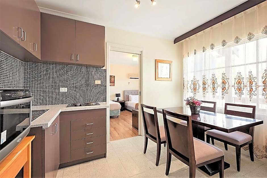 Eltham Gateway Hotel