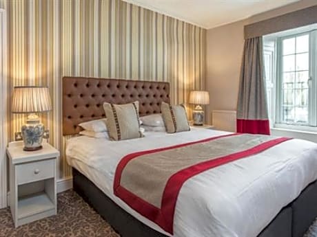 Family Room with Garden View