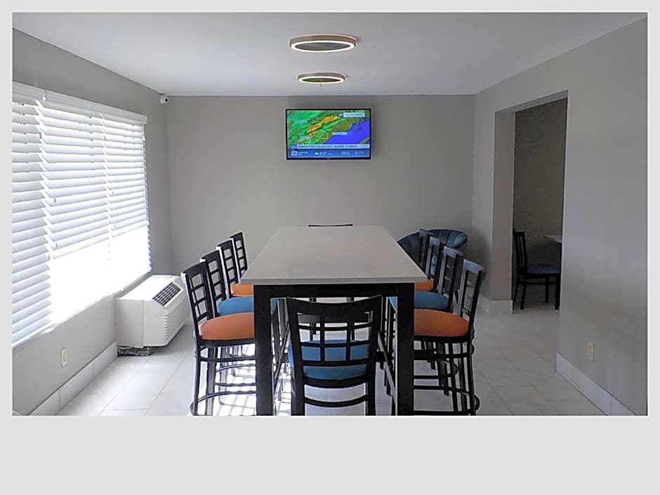 Clarion Pointe Indianapolis Northeast