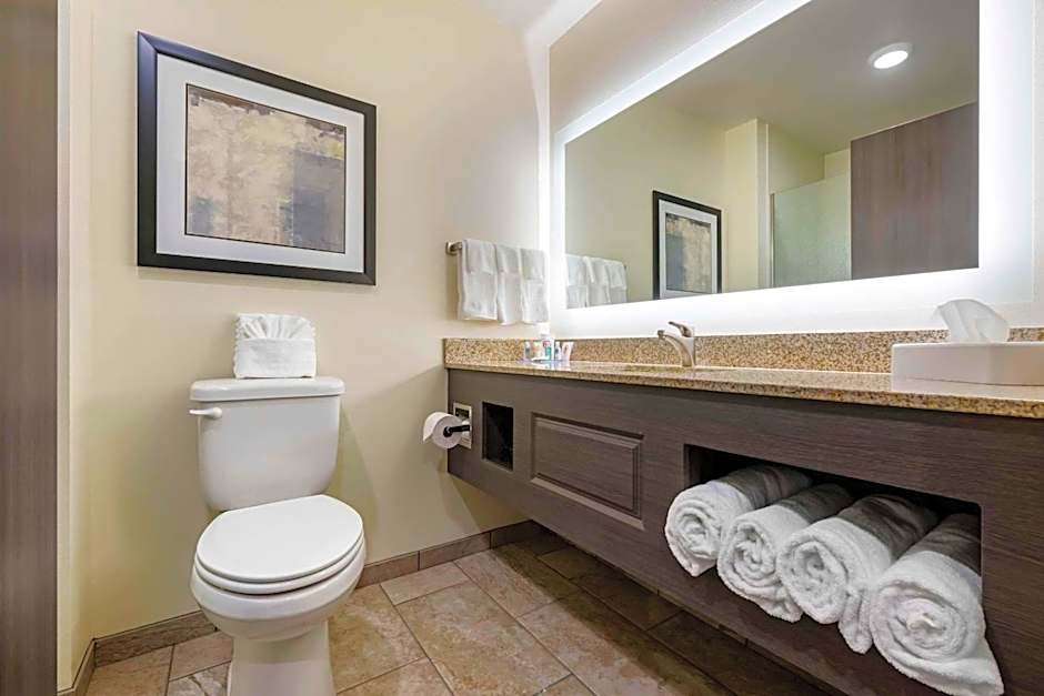 Comfort Inn & Suites