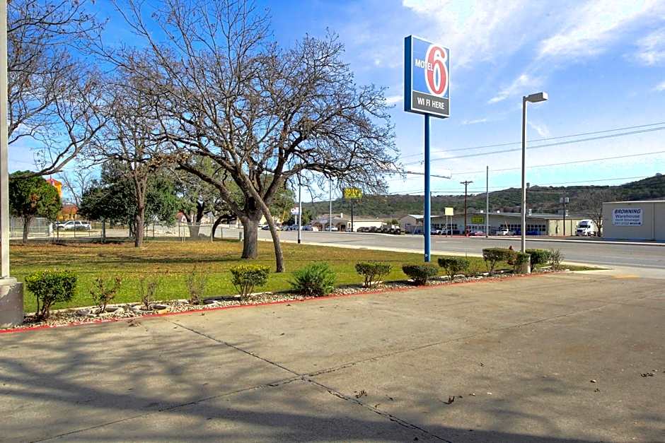 Motel 6-Kerrville, TX