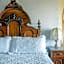 Martine Inn