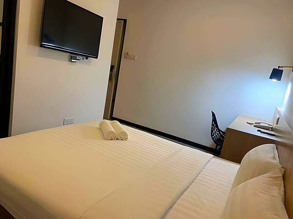 THE DAILY HOTEL