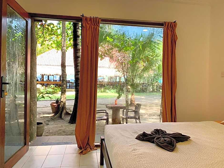 Castaway Surf Retreat